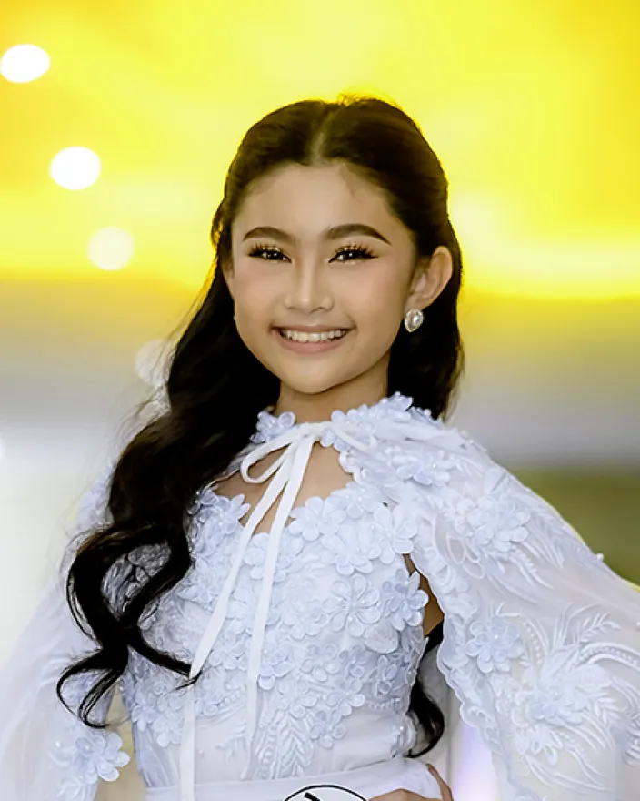SHLYINE NADIA CLAIRE CASINO